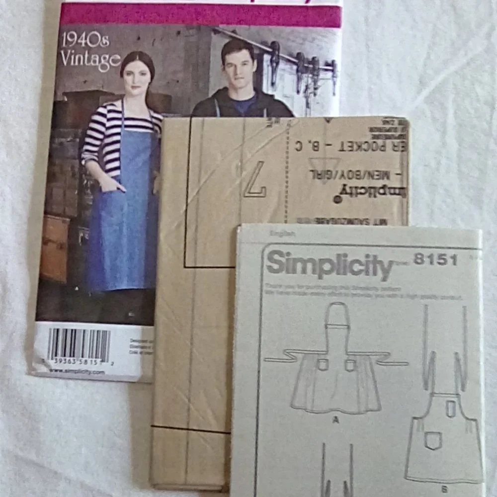 Simplicity 8151 Vintage style apron Men's Misses' child's